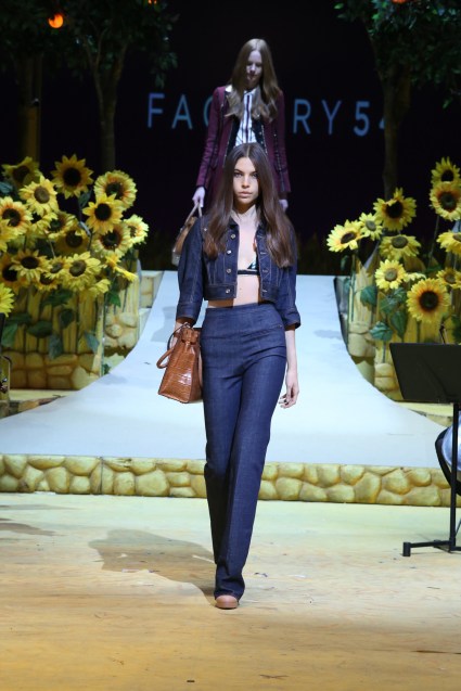 תצוגת FACTORY54 קיץ 2015 צילום אבי ולדמן (112)